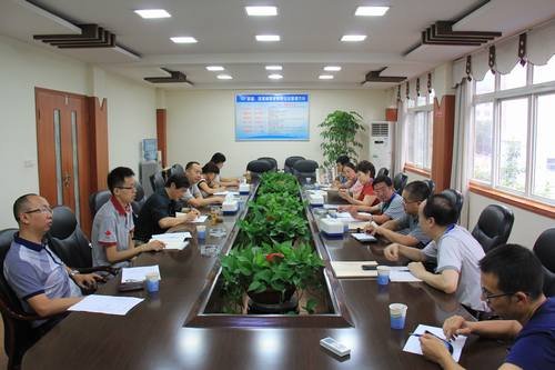 資陽市雁江區人大代表率區商務局到工程局調研