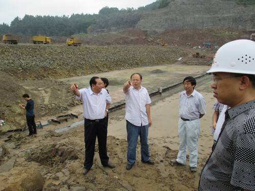 水利廳總工梁軍一行蒞臨局天星橋水庫項(xiàng)目檢查指導(dǎo)工作