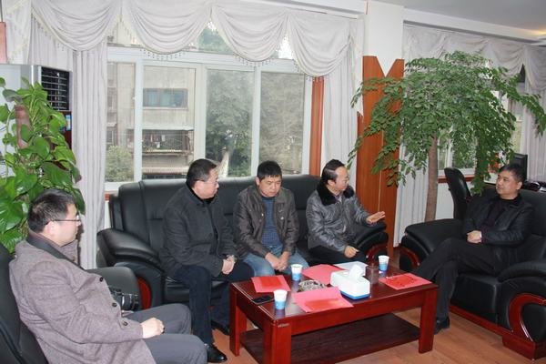 資陽市總工會李福金主任一行到我局慰問省部級勞模