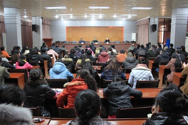 工程局機關(guān)召開職工大會