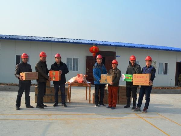 董蜀良一行春節(jié)前夕到江西龍頭山水電站工程項目慰問一線干部職工