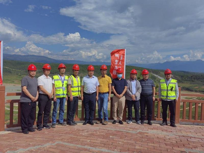 集團公司副總經(jīng)理鄭祖杰到龍?zhí)另椖坎慷綄z查安全生產(chǎn)大排查大整治工作